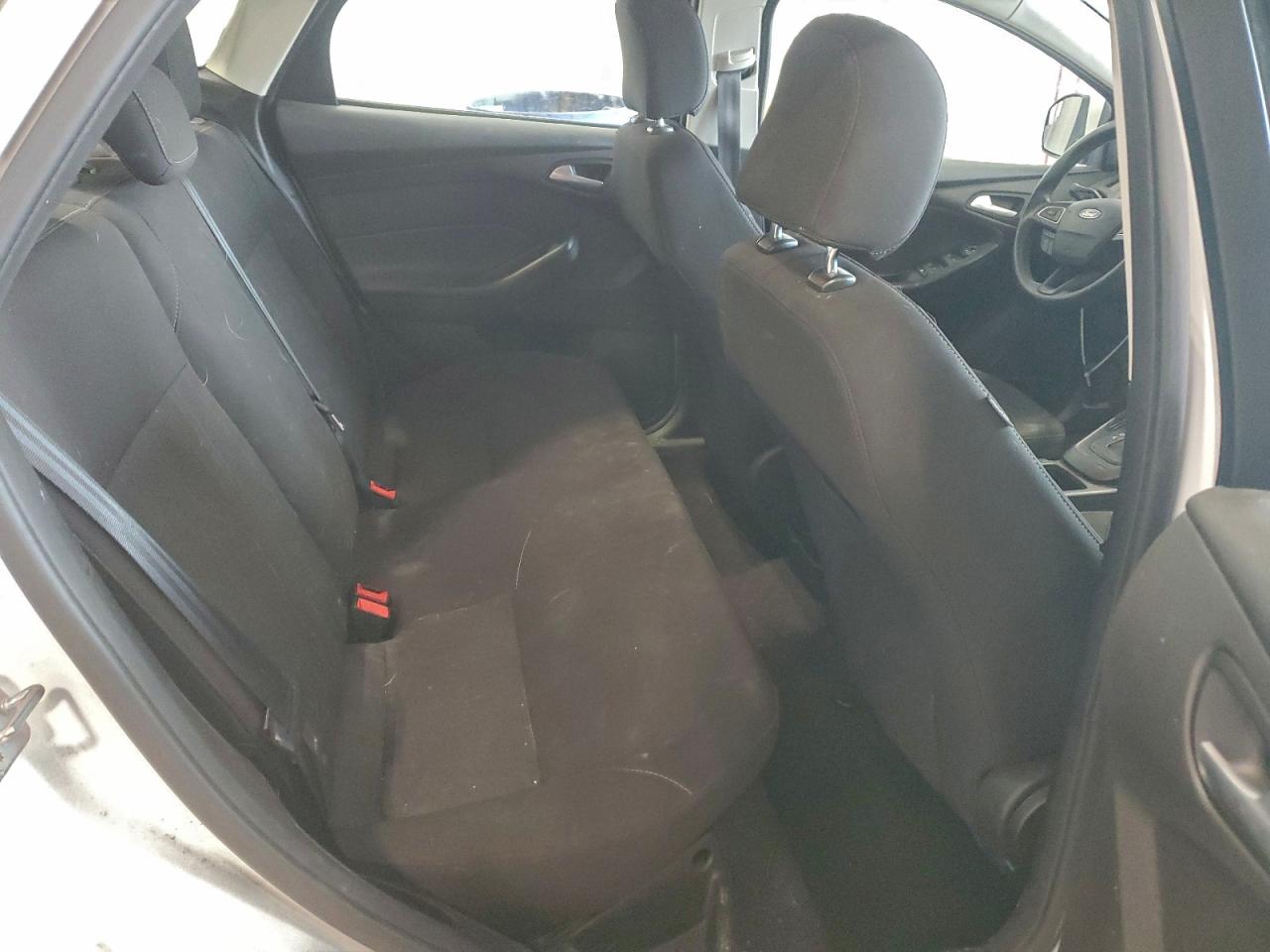 Ford Focus Se Image 11