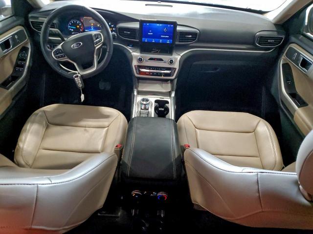 Ford Explorer Xlt Image 8