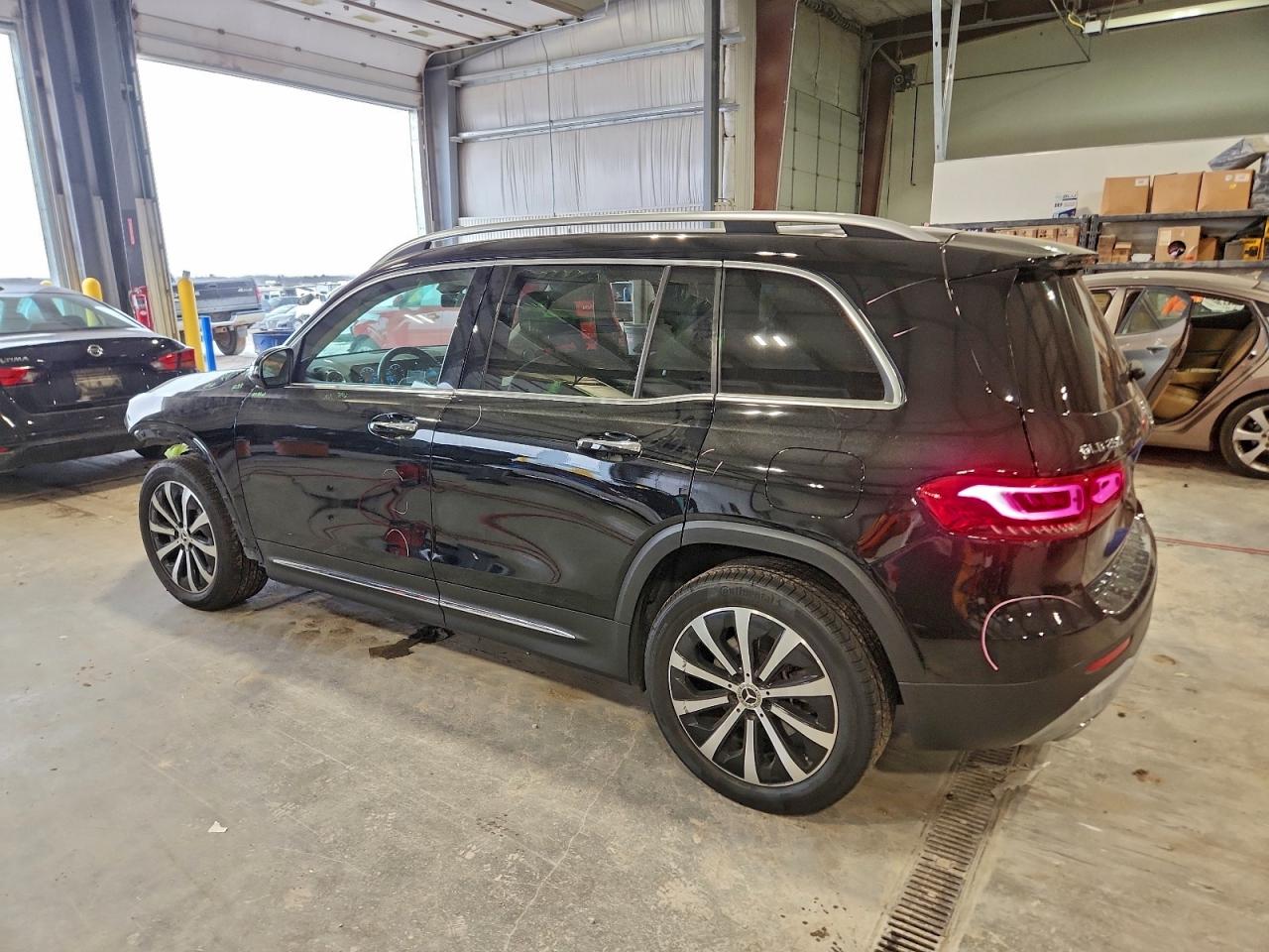 Mercedes-Benz GLB 250 4matic Image 8