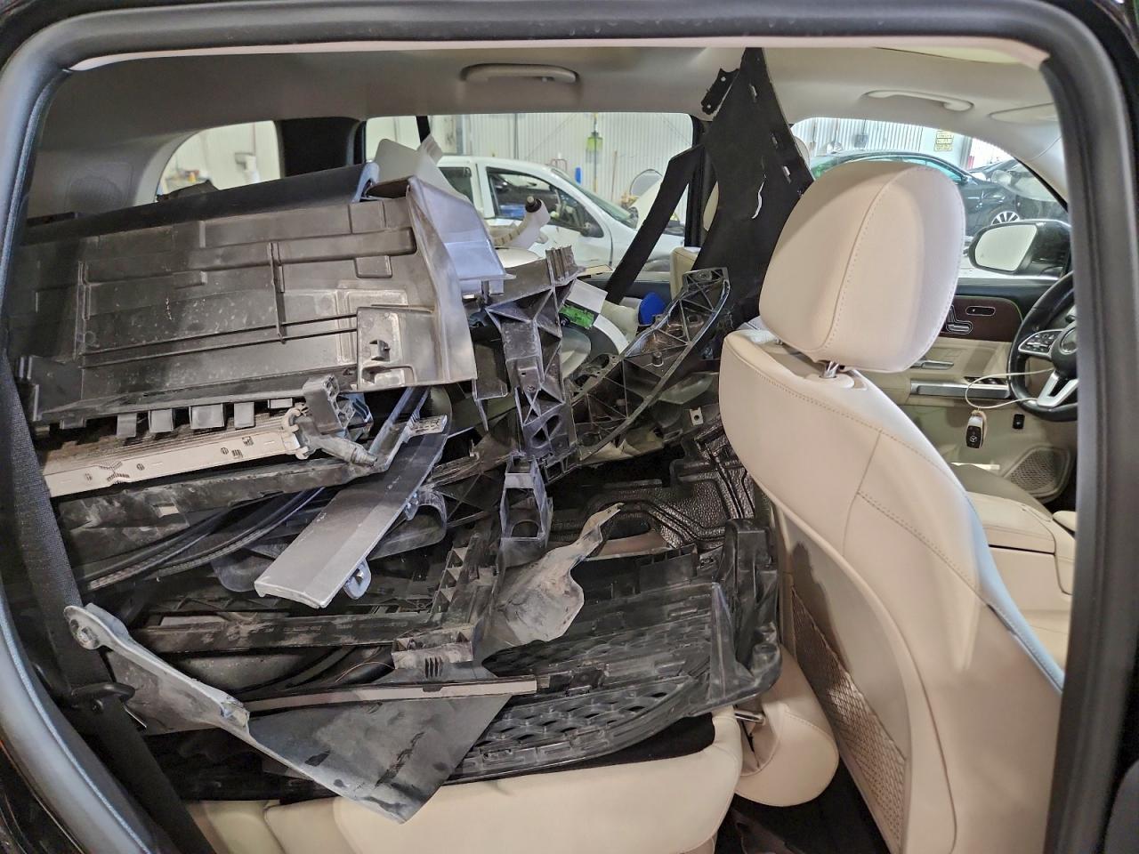 Mercedes-Benz GLB 250 4matic Image 9