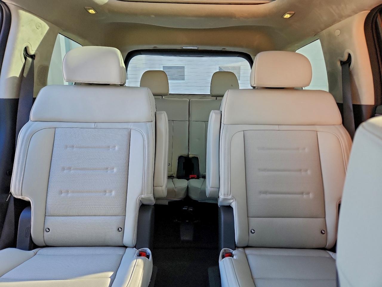 Hyundai SANTA FE Calligraphy Image 5