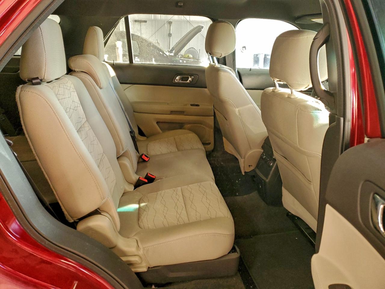 Ford Explorer Image 11