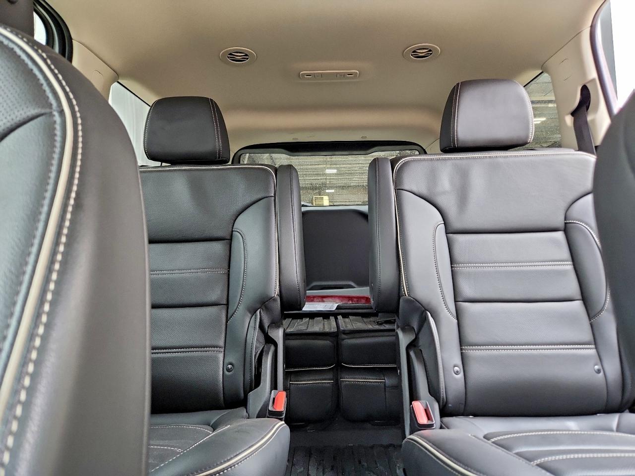 GMC Acadia Denali Image 13