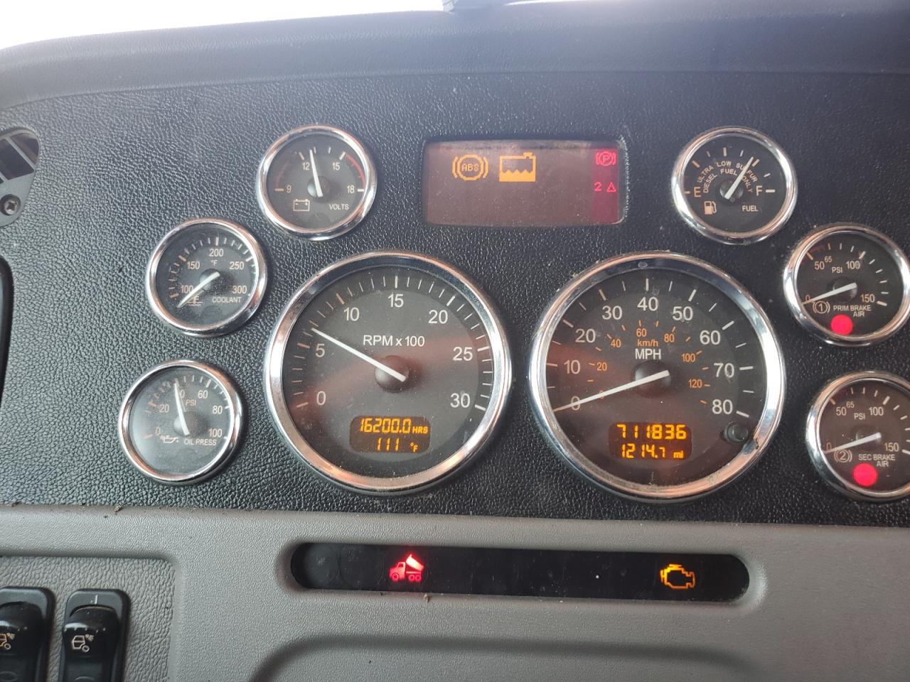 Peterbilt 389 Image 8