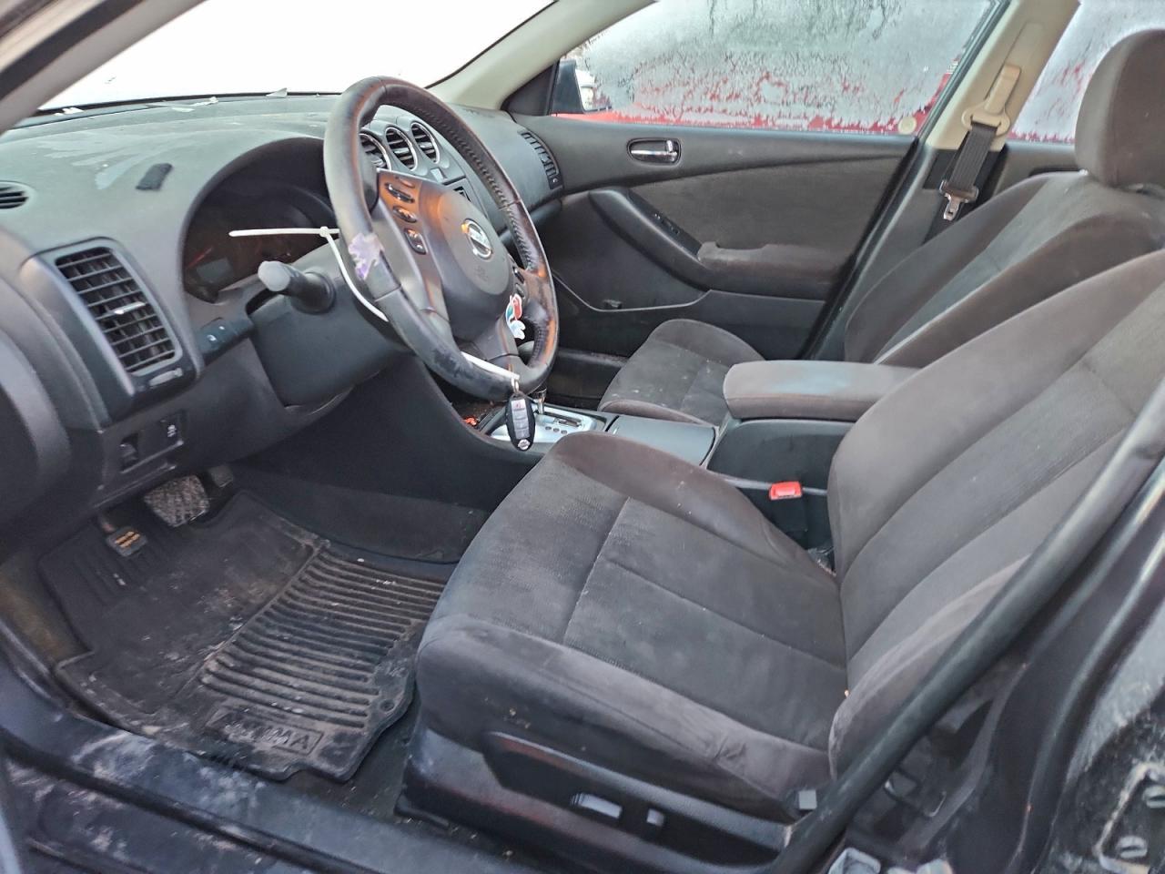 Nissan Altima Base Image 5