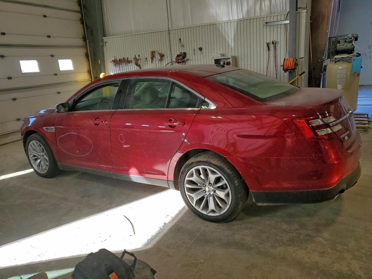 Ford Taurus Limited Image 4