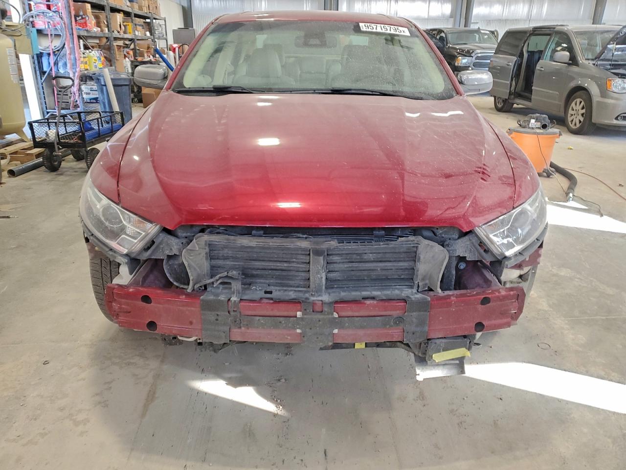 Ford Taurus Limited Image 8