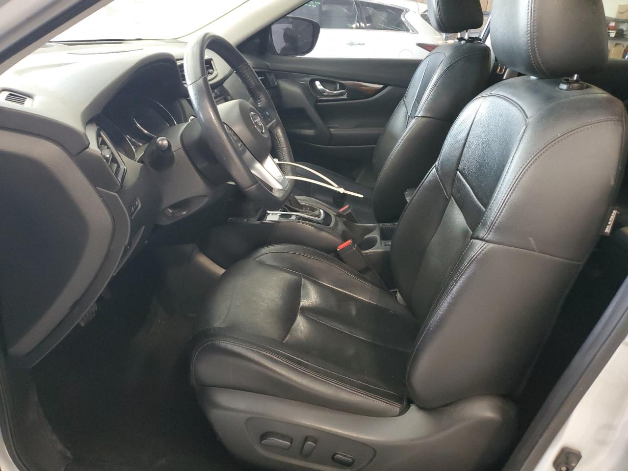 Nissan Rogue S Image 10