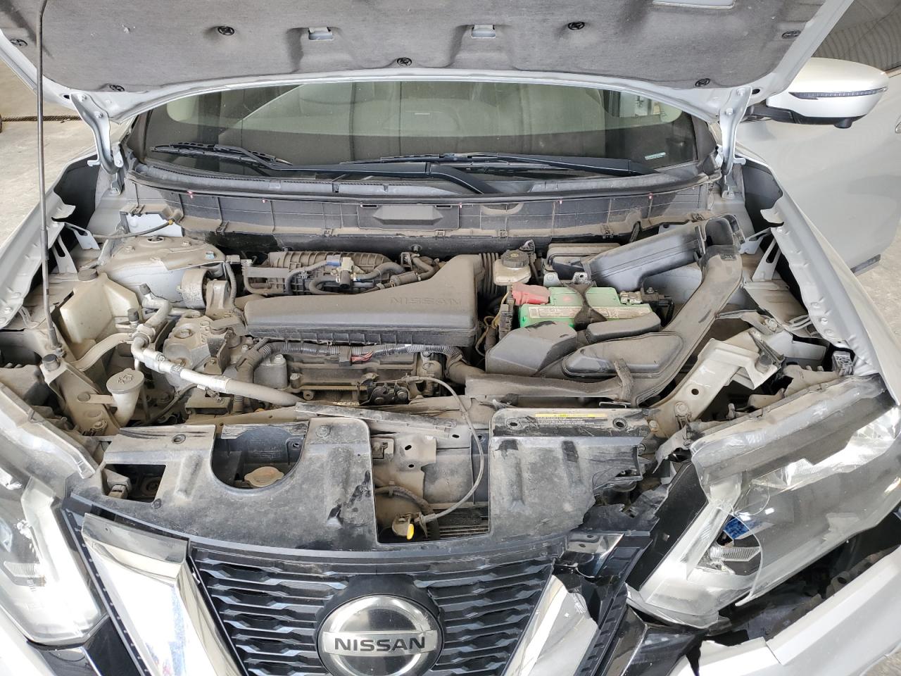 Nissan Rogue S Image 4